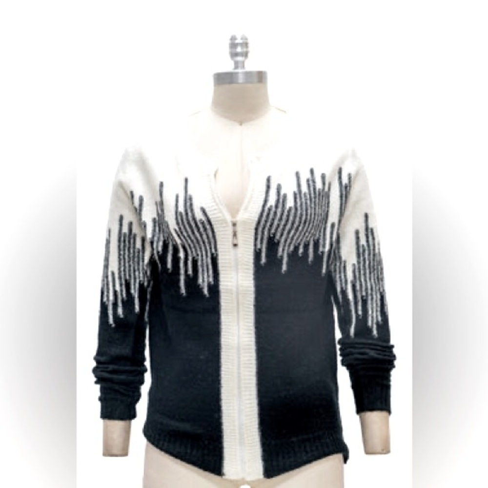 154. Stylish Black and White Women's Cardigan